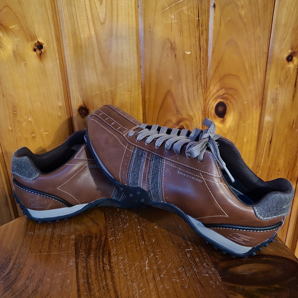Skechers Mens Urbantrack size 11.5